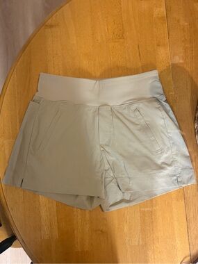 Athleta Trekkie North Short